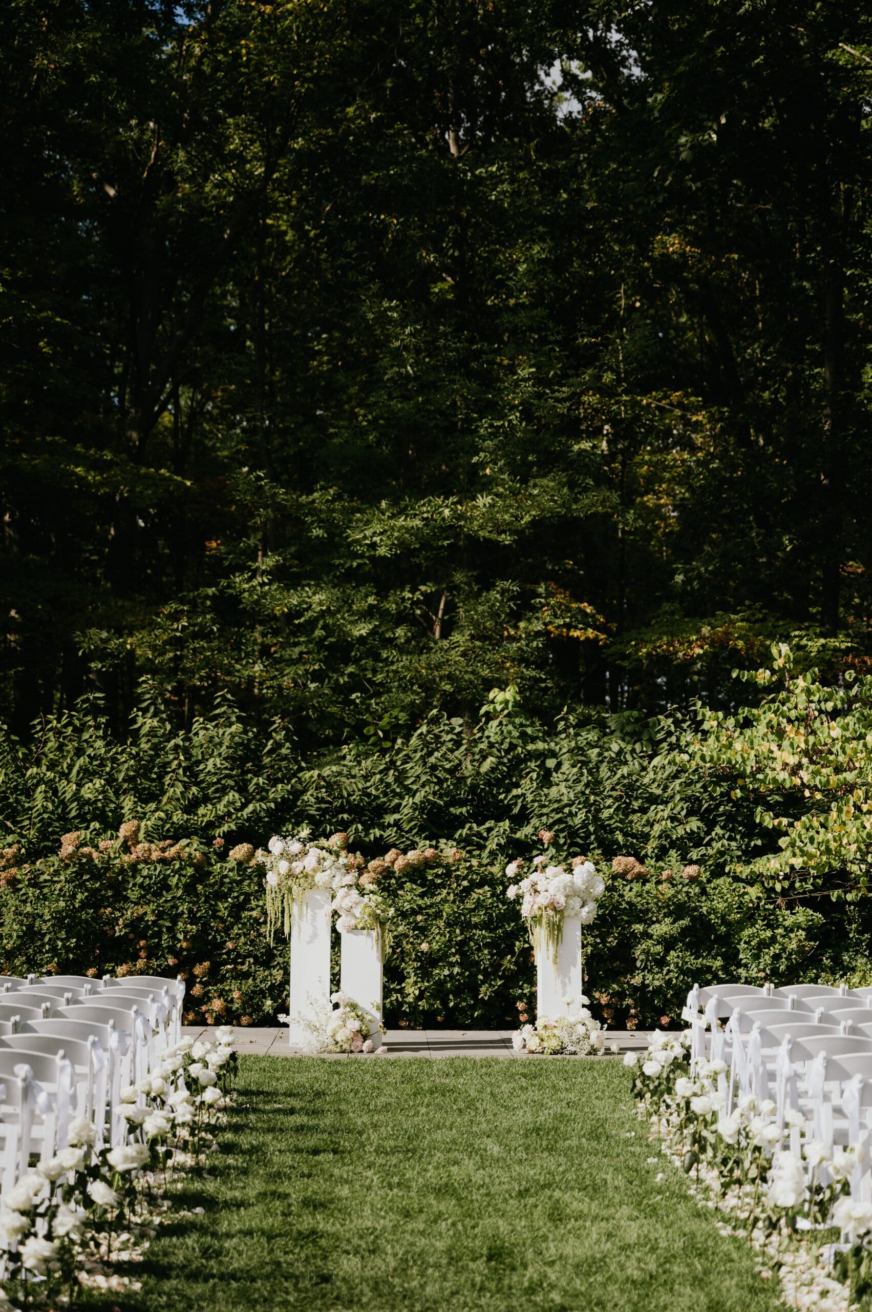 Luxury ceremony at Highfields Event Center