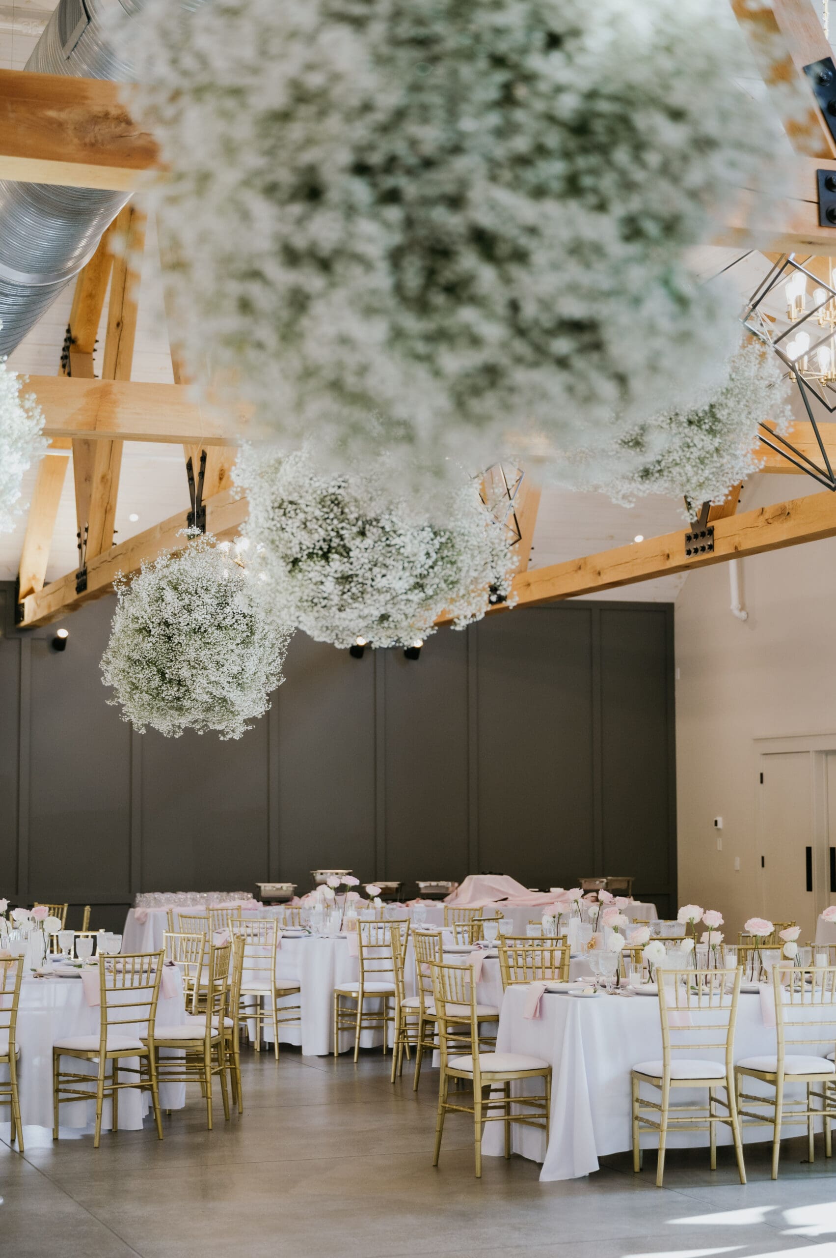 Luxury reception details at Highfields Event Center
