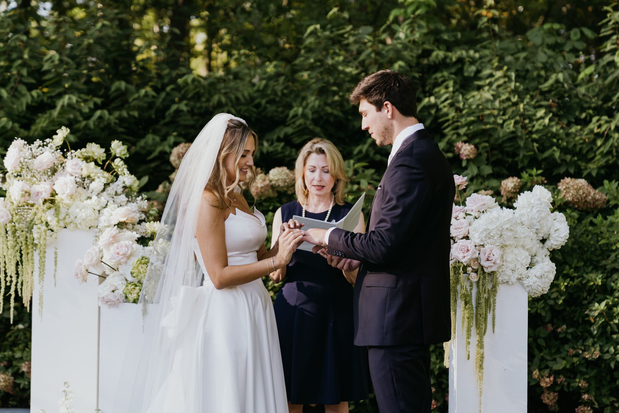 Luxury ceremony at Highfields Event Center