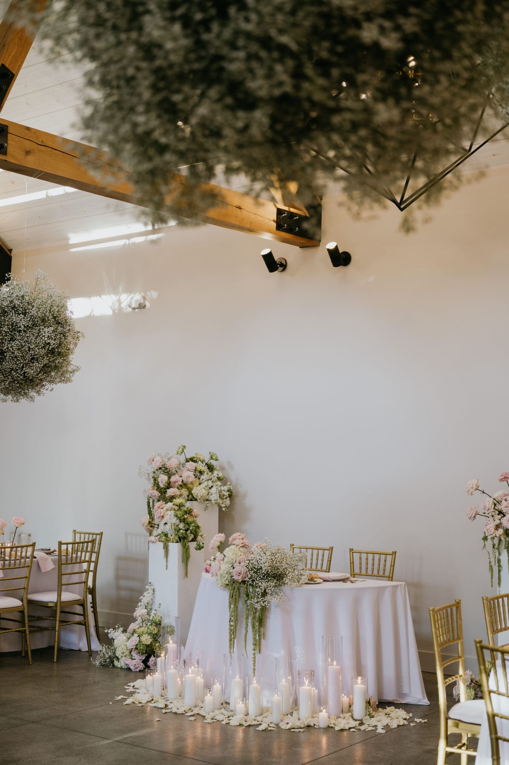Luxury reception details at Highfields Event Center