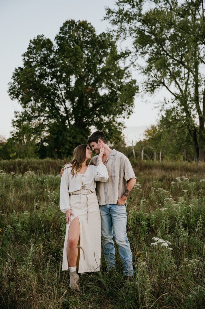 dreamy engagement session inspiration for ohio summers