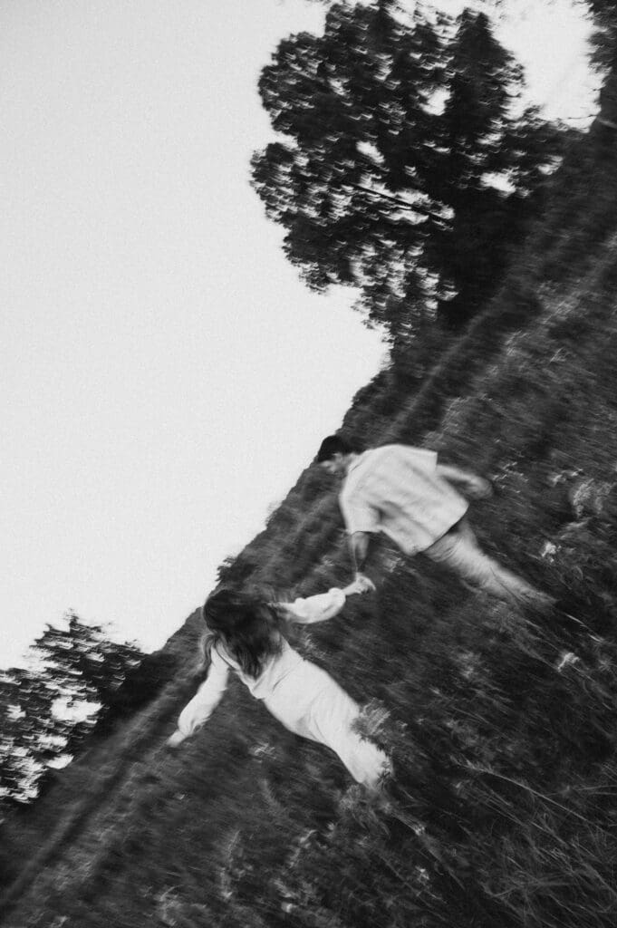 dreamy engagement session inspiration for ohio summers